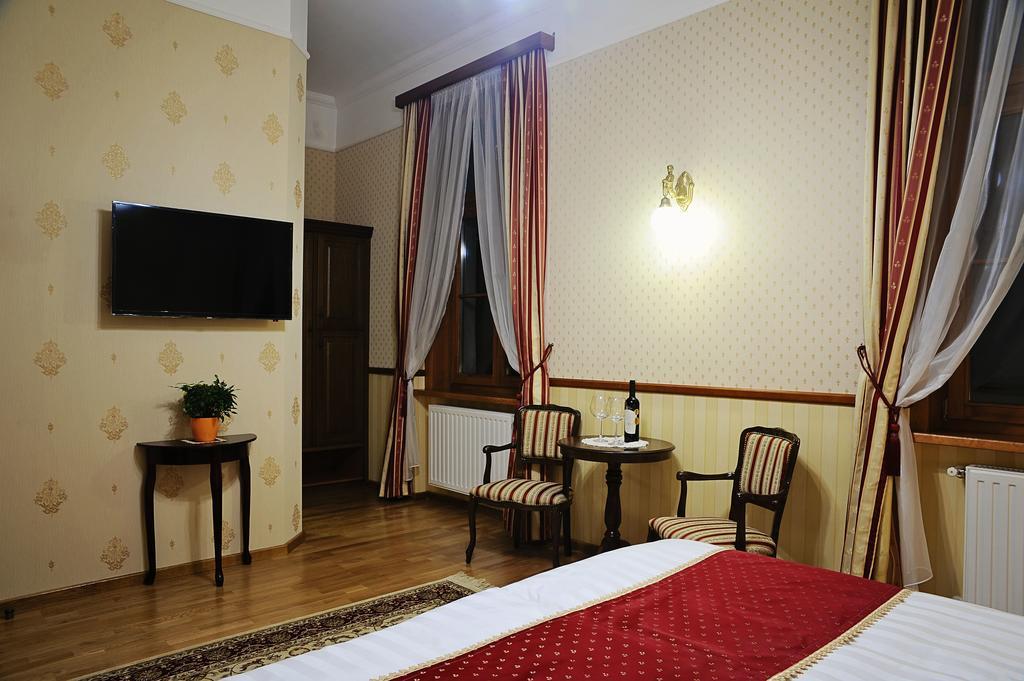 Szekszard Szallo Cameră foto